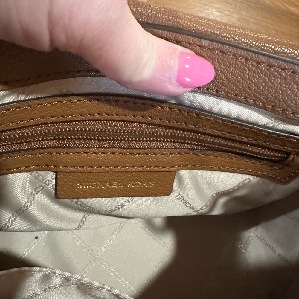 EUC Michael Kors Brown Leather Sylvia Crossbody Bag - Picture 8 of 8